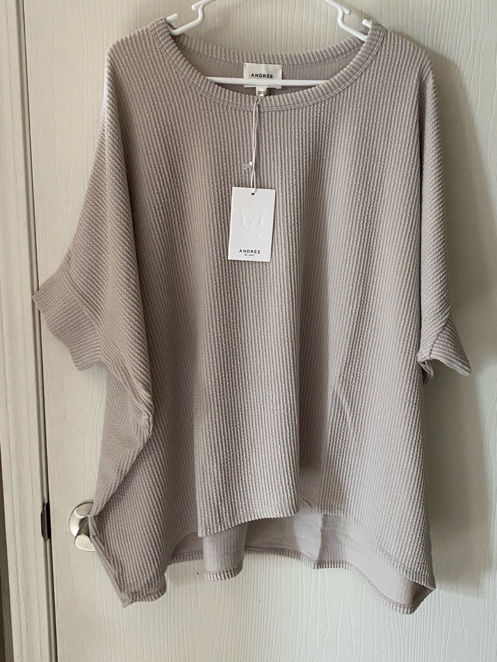 Andrée By Unit S/M Oversized Waffle Knit Top Beige Lounge